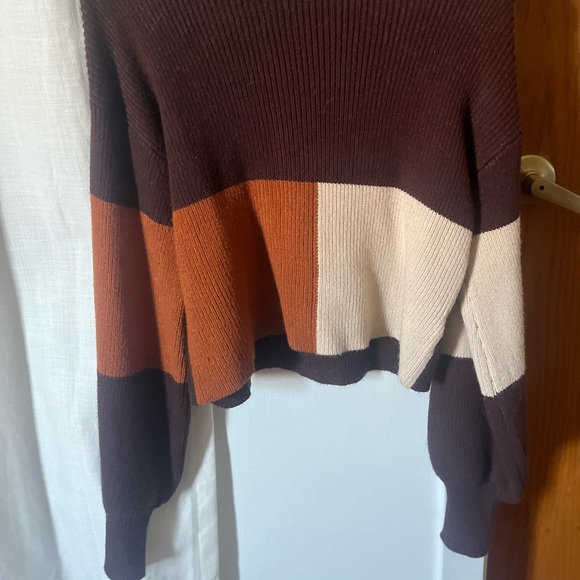 Francesca’s High Neck Cropped Sweater - Picture 3 of 5